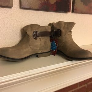 muk luks hayden boot